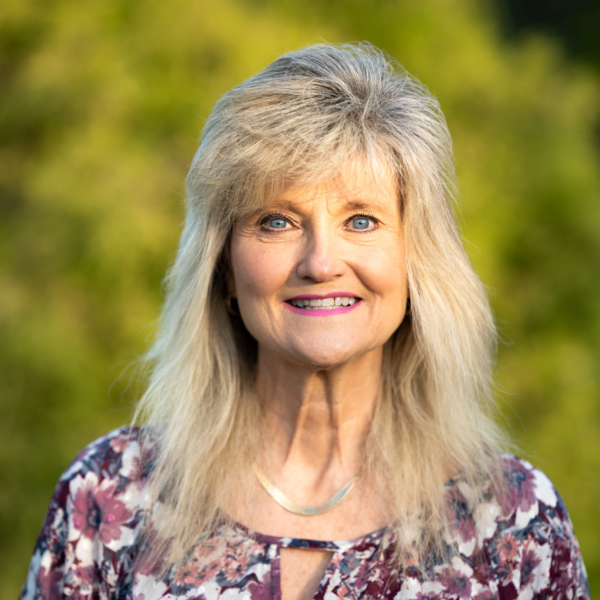 Image of staff member of Linda Deyton